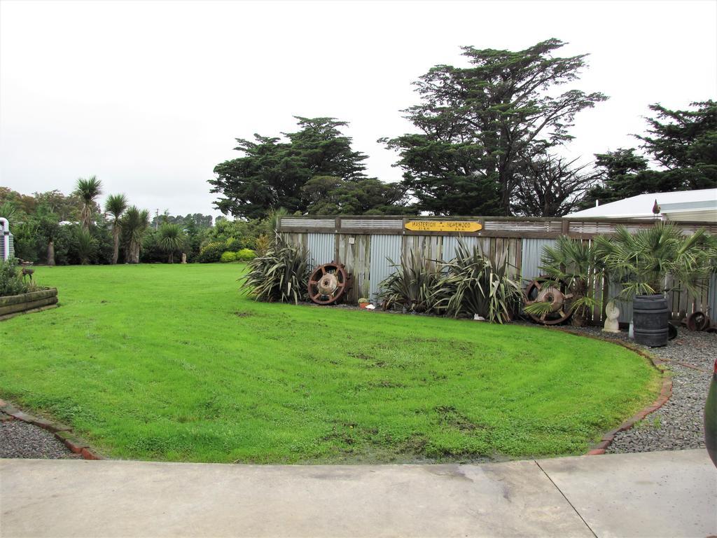 Cruz Inn Featherston Bagian luar foto